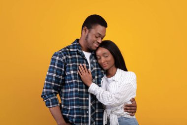 Romantik randevu, birlikte zaman, aile ve çift ilişkisi.