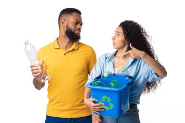 Koca, Atık Kalıntıları Sıralamayı Reddediyor Eşi, Beyaz Geçmişi