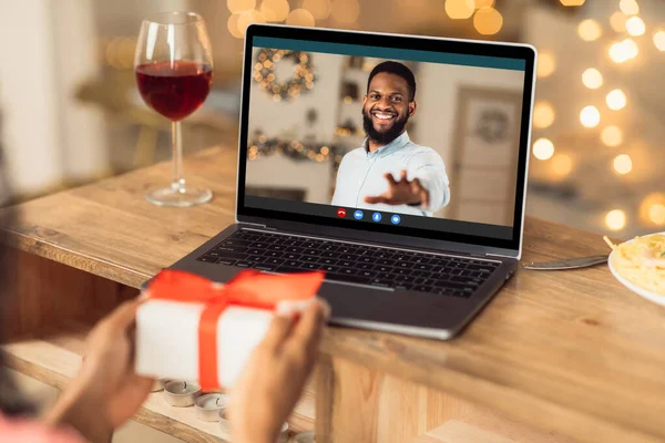 Black couple having online date, celebrating anniversary — Stock Photo, Image