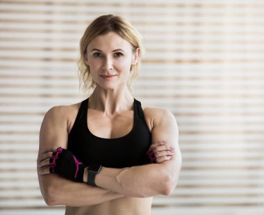 Spor, sabah egzersizi, antrenman kasları, vücut egzersizi, sağlıklı yaşam tarzı.