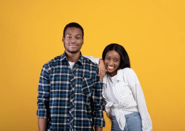 Covid-19 tecridi sırasında öğrencinin ve eğlencenin mutlu ilişkisi