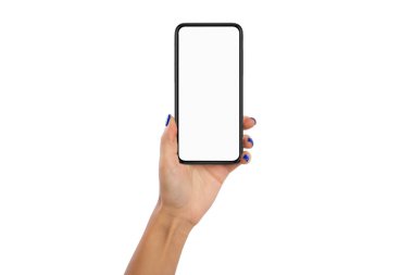 Beyaz boş ekranlı cep telefonu tutan kadın.