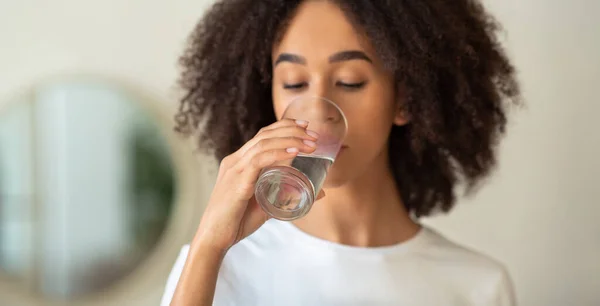 Stile di vita sano, nutrizione utile, dieta ed equilibrio idrico per la pelle a casa — Foto Stock