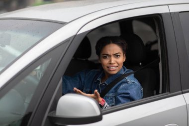 Çatışmalar, zorluklar ve şehir yolunda sorunlar