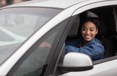 Trafik sıkışıklığı, rutin iş çıkışı ve komik bir taksi şoförü.