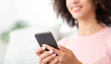 Çevrimiçi sohbet ve alışveriş, eğitim ve blog için uygulama, reklam ve iyi teklif