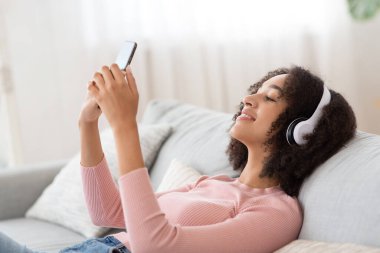 Selfie, teknoloji, favori müzik, web hizmetleri ve dil öğrenme