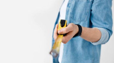 Marangoz, tamirci, tamir için bant hattı ve mühendis boyunda inşaat.