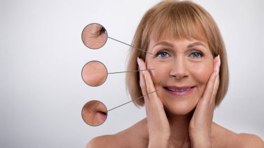 Güzellik ve cilt bakımı. Yaşlanma belirtileri gösteren yakınlaştırılmış bölgeleri olan çekici yaşlı kadın kolajı, açık arkaplan