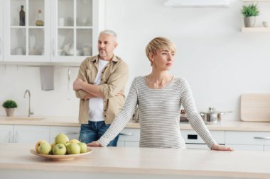 Evde kavga, covid-19 tecridi sırasında ilişki sorunları