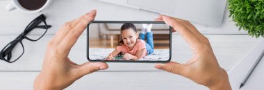 Çocukla video, iş yerinde kızıyla online görüşme, tatilde aileyle online sohbet.