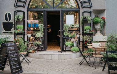 COVID-19 salgını sırasında rahat çiçek stüdyosu ve eko kafe