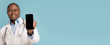 Covid-19 karantina sırasında uzaktan muayene ve doktor çağırmak için çevrimiçi uygulama