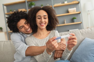 İyi haber, olumlu duygular ve gelecekteki aileler.