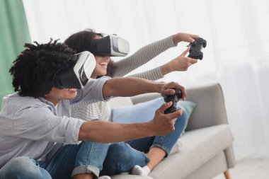 Covid-19 pandemik ve sanal simülatör sırasında modern çevrimiçi oyun