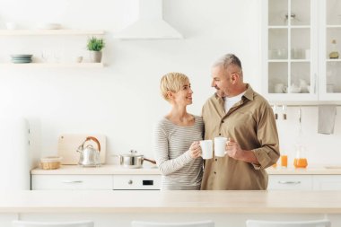 Aşk, romantizm ve ilişkiler, sabah kahvaltısı covid-19 salgını