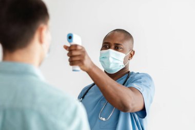 Covid-19, karantina ya da virüs salgını, virüs belirtilerini kontrol edin.