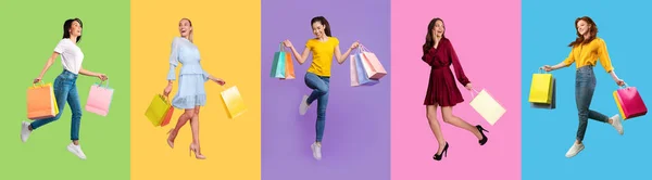 Jovens mulheres diversas caminhando com sacos no estúdio colorido, colagem — Fotografia de Stock