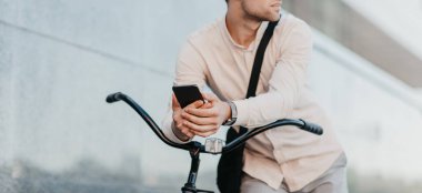 Modern çalışma, aygıt ve müşteriden acil mesaj