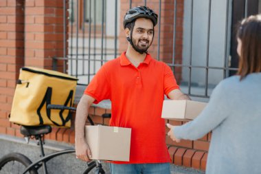 Hızlı çevre hizmeti ve paket teslimatı