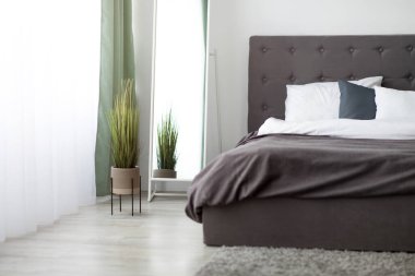 Şık İskandinav evi, rahat bir daire ve modern dekor konsepti.