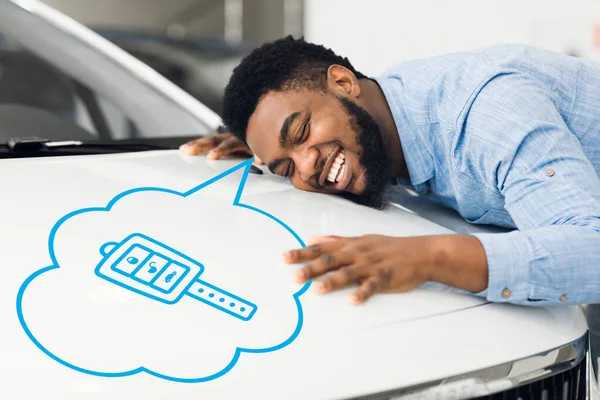 Boldog afro-amerikai férfi ölelés új autó, álmodik vásárol jármű autókereskedés, kreatív kollázs — Stock Fotó