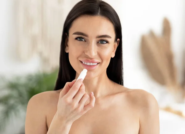 Skinnande perfekt hud, återfuktar och skönhetsprodukter, översyn på kosmetika i blogg — Stockfoto