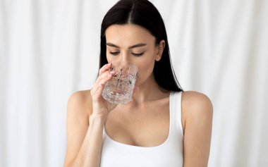 Evde güvende olun, güzellik ve su dengesi, sağlık hizmetleri ve mükemmel cilt için günlük prosedür