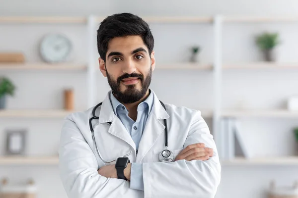 Modern telemedicin, sjukvård, terapeut och läkare råd under lockdown — Stockfoto