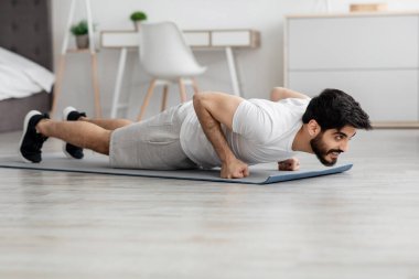 Güvenli ol, evde yeni normal ve modern çalışma.