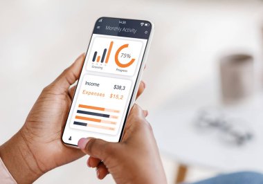 Borsa ve borsada oynayan siyah kadın, kopyalama alanı