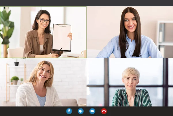 Grupp konferens med glada kvinnor ler och tittar på kameran på skärmen, gör videosamtal, chatta online — Stockfoto