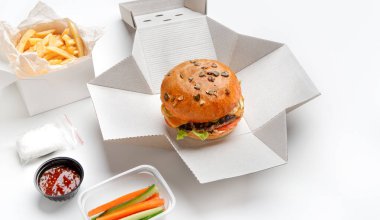 COVID-19 salgını sırasında ofise ve eve yiyecek teslimatı için yeni kurallar