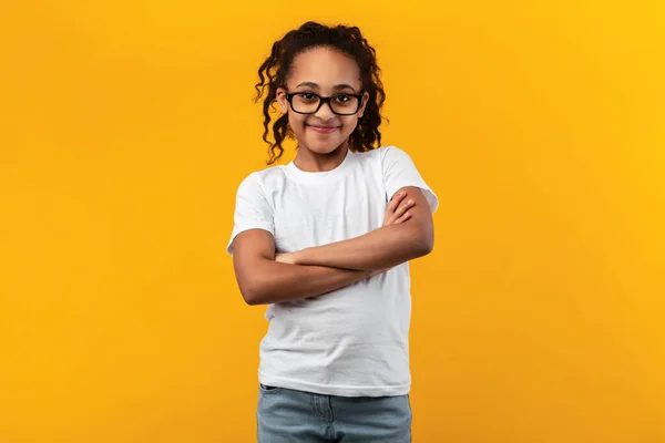 Cute Joyful African American Girl Standing With Folded Arms — Stok Foto