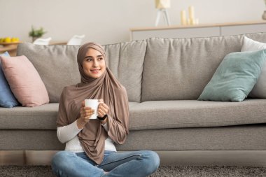 Covid-19 karantina, evde dinlenme, kahve molası ve hafta sonları boş zamanın tadını çıkar.