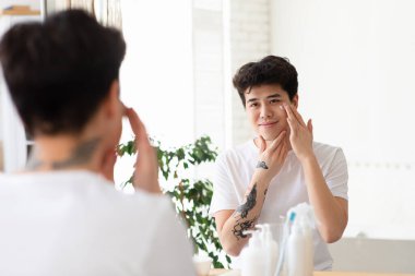 Sorunlu cilt, erkekler ve nemlendiriciler için kozmetik. Yüz bakımı ve prosedürleri