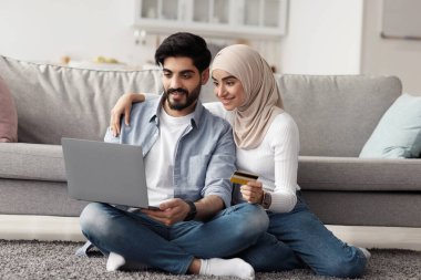 Evde online alışveriş, mevsimlik satış, teklif, Kara Cuma