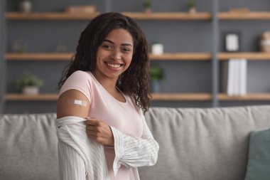 Güvende olun, covid-19 'u durdurun, aşı ve aşılama kampanyasını durdurun.