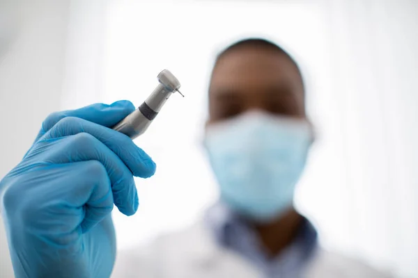 Closeup Shot Of Black Dentist Doctor In Medical Mask Holding Dental Drill — Fotografia de Stock