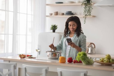 Uygulamada yeni tarif, sosyal medya, evde yemek pişirme