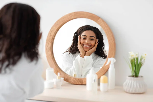 Grande risultato, pelle lucida e pulita, mattina felice e bellezza perfetta — Foto Stock