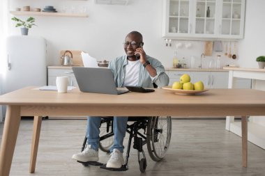 Yöneticinin uzaktan çalışması, engellilerin evdeki işi, iletişim araçları