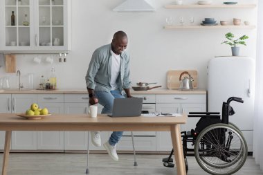 Evde eğlence, motivasyon, yaralanma iyileşme, sağlık ve pozitif ifade