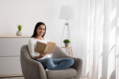 Boş vakitlerde, tembellikte, hobilerde, günlükte ve gündüz planlamada huzur içinde yat.