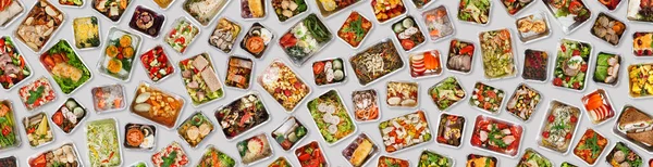 Set di scatole di stagnola take away con pasti sani su sfondo bianco — Foto Stock