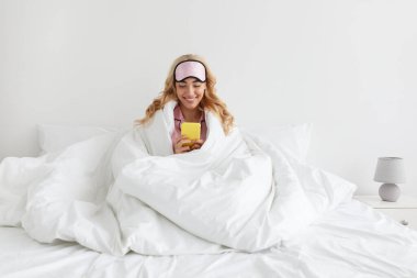 Sosyal medya, günaydın, haberler, harika bir teklif ve evde boş zamanlarında yeni uygulama