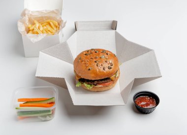 Lezzetli öğle yemeği, yemek dağıtım işi, fast food servisi, modern servis, sosyalleşme