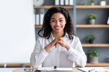 Video konferans çağrısı, öğretmen, eğitmen, özel öğretmen, online eğitim, elektronik koç ve ders