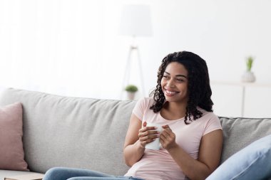 Evde en sevdiğiniz lezzetli içecekle dinlenin, covid-19 karantinası