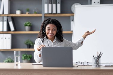 Evde öğretmenlik, sosyal uzaklık, yeni normal, eğitim, ders ve sanal sınıfta öğrenim